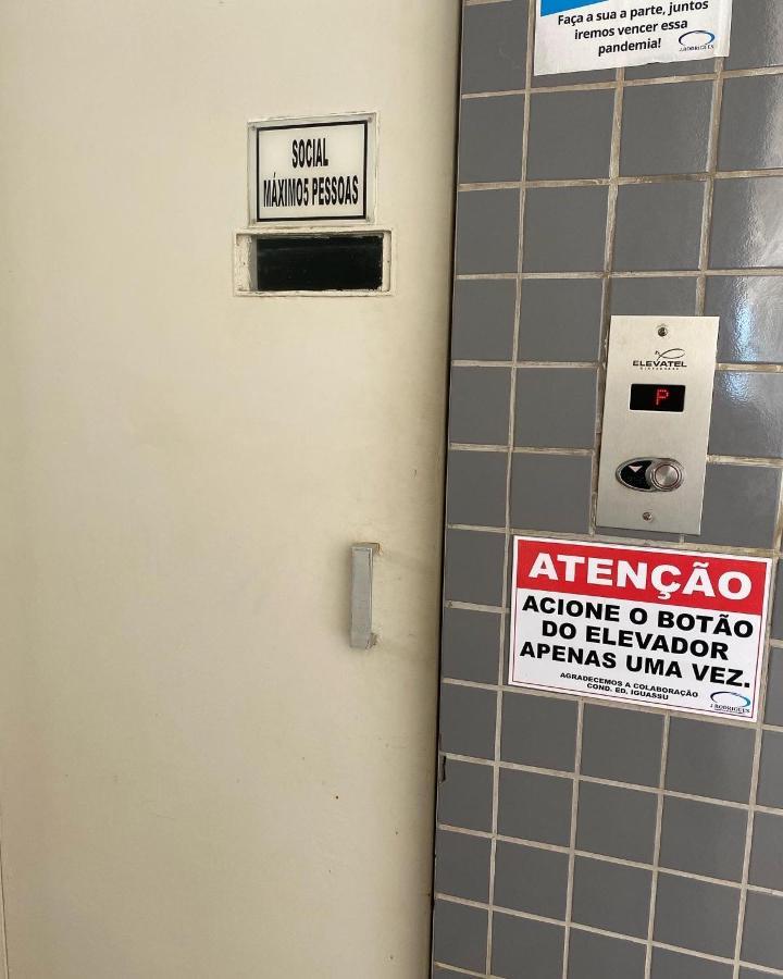 Apartamento Vista Mar 209 - 2 Quartos - Praia Do Morro - Predio Frente Mar - Varanda Com Vista Mar - Elevador - Atravessou A Avenida, Ja Esta Na Praia - Com Garagem - Internet กวาราปารี ภายนอก รูปภาพ