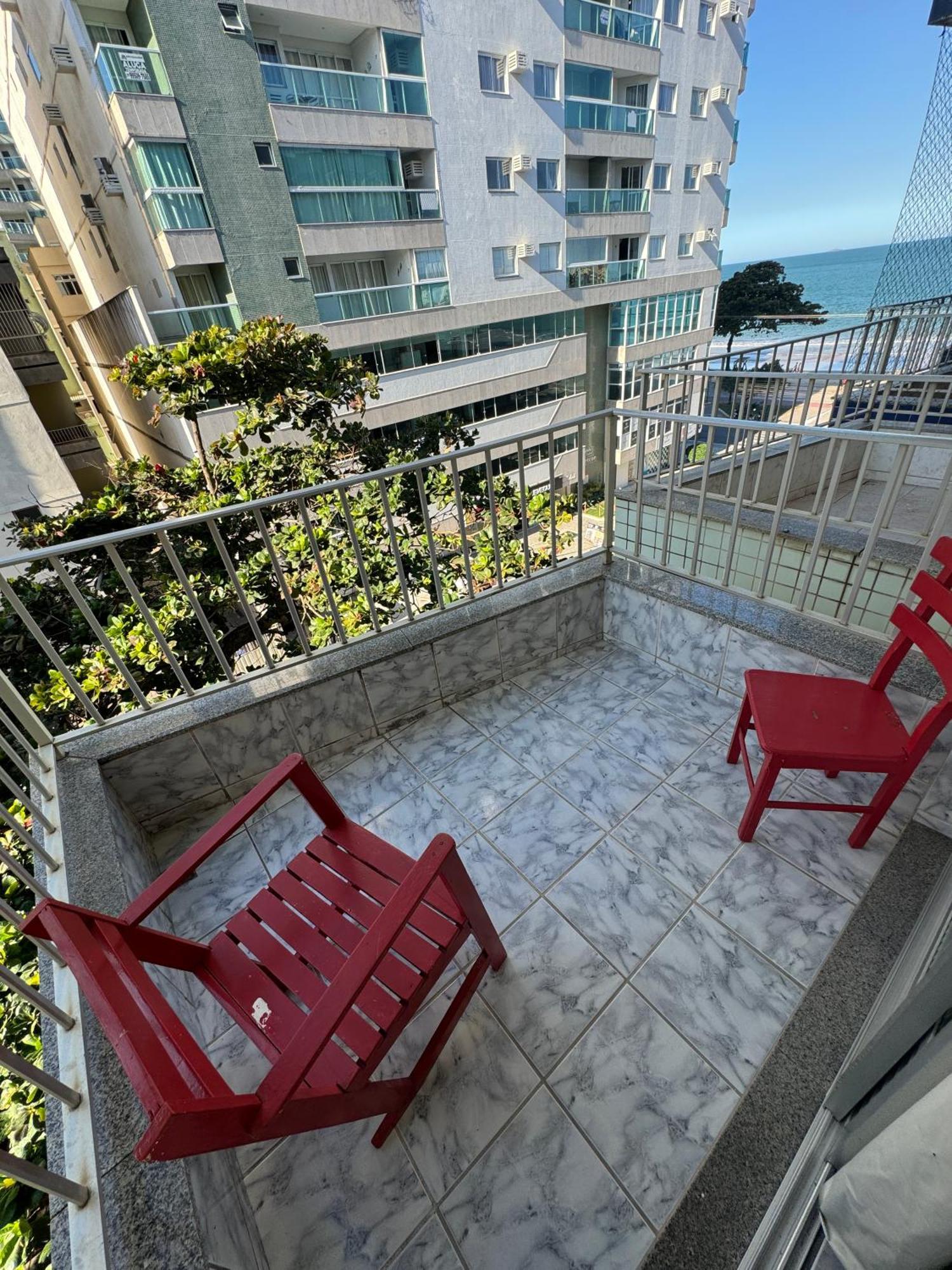Apartamento Vista Mar 209 - 2 Quartos - Praia Do Morro - Predio Frente Mar - Varanda Com Vista Mar - Elevador - Atravessou A Avenida, Ja Esta Na Praia - Com Garagem - Internet กวาราปารี ภายนอก รูปภาพ